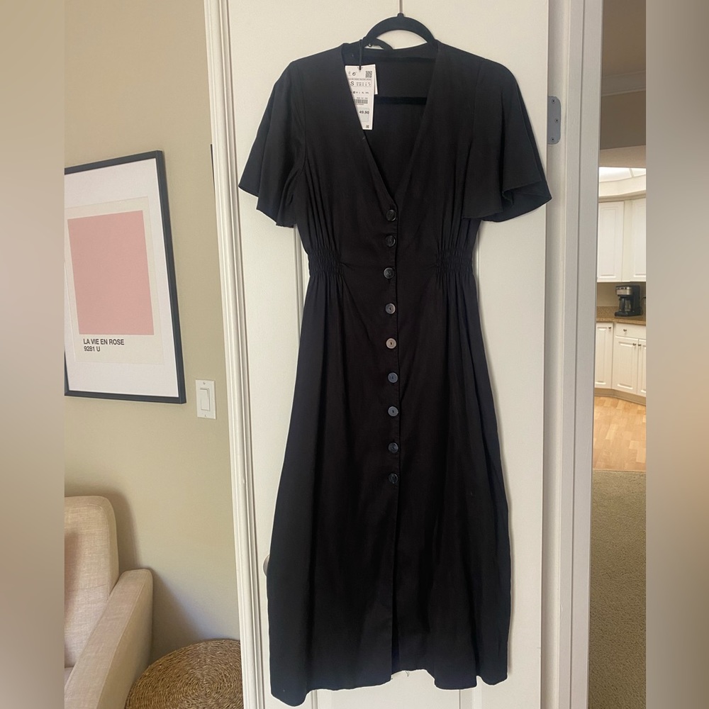 Black casual midi dress from Zara
